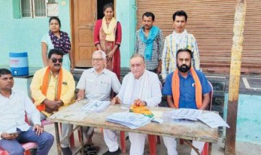 पूर्व मंत्री चंद्रशेखर ने किया मतदान केंद्रों का निरीक्षण