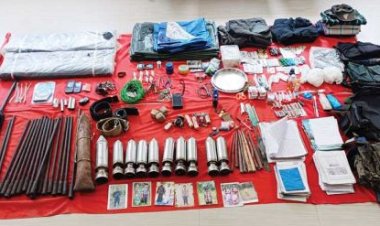 3 बार मुठभेड़, नक्सलियों के डंप हथियार-विस्फोटक सामान बरामद