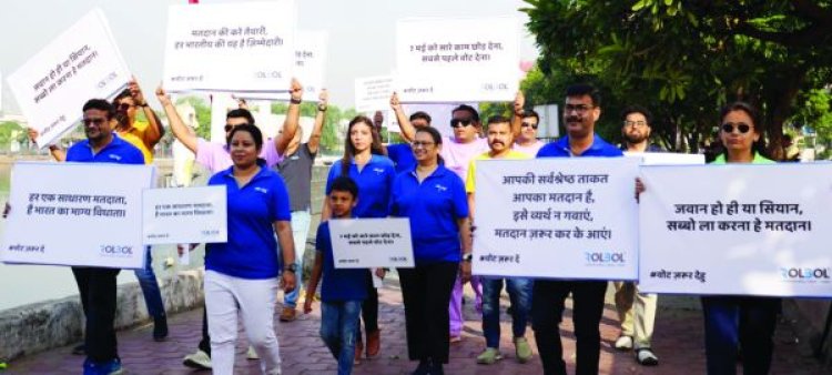 चौराहों-बाजारों में शहरवासियों से रोलबोल की मतदान अपील