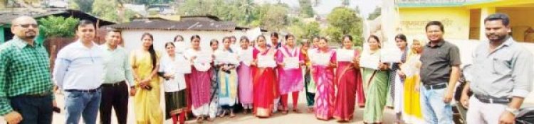 डेंगू से बचाव की दी जानकारी