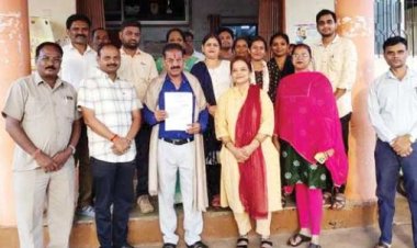 पालिका कर्मी भानुराम मंडावी को दी विदाई