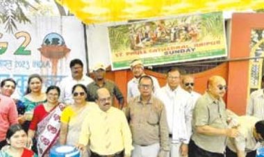 राहगीरों को पिलाया शर्बत