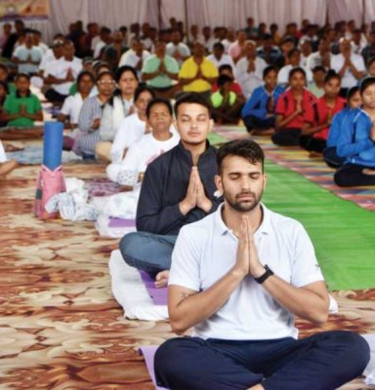 योगमय हुआ दंतेवाड़ा