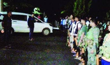 एसपी ने मध्य रात्रि अति संवेदनशील नक्सल क्षेत्र के  थानों का किया निरीक्षण