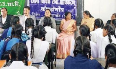 कन्या विद्यालय में विधिक साक्षरता शिविर