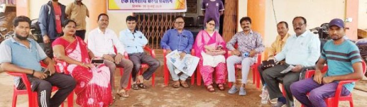 पालिका कर्मियों का एक दिनी धरना-प्रदर्शन