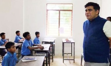 एक दिन के शिक्षक बने कलेक्टर ने दिए निर्देश