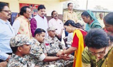 जिला पुलिस बल व सीआईएसएफ के जवानों संग रक्षाबंधन