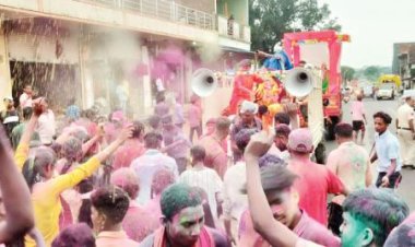 गणपति बप्पा मोरया, अगले बरस तू जल्दी आ...