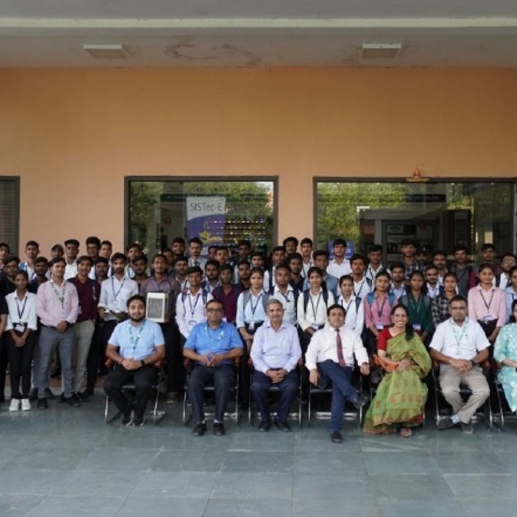 सिस्टेक रातीबड़ में IEEE दिवस सेलिब्रेशन और प्रोजेक्ट एक्सपो 2024:हार्डवेयर श्रेणी में धीरज बारवे, साक्षी और काजल ने प्रथम स्थान प्राप्त किया