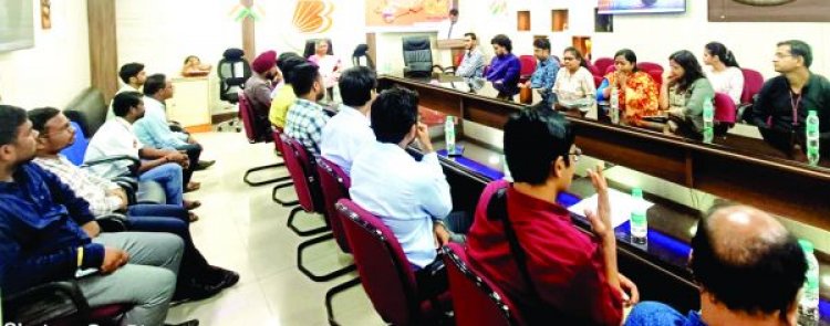 बैंक ऑफ बड़ौदा में हिंदी माह पुरस्कार वितरण और संगोष्ठी