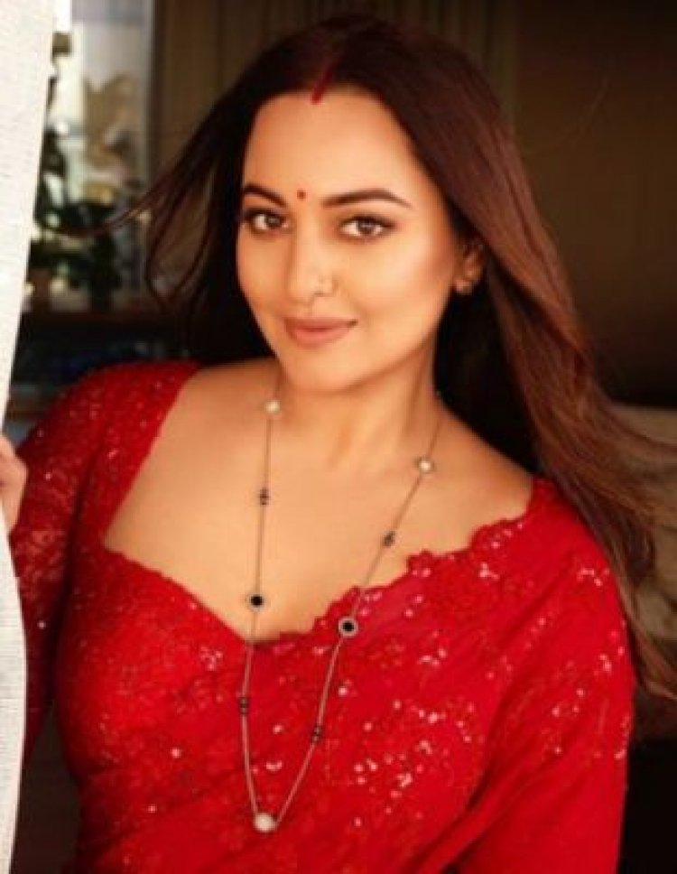 करवा चौथ पर पति की लंबी उम्र के लिए सोनाक्षी सिन्हा ने रखा व्रत