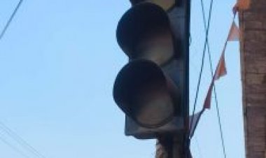 चौराहों में लगे ट्रैफिक सिग्नल की अनदेखी