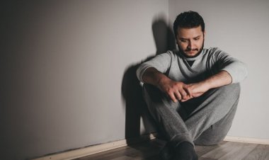 डिप्रेशन से जूझ रहे हैं आप? राशि के अनुसार अपनाएं इसके सरल उपाय