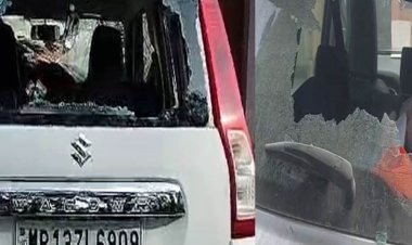 उज्जैन में पत्रकार के घर पथराव, कार के कांच फोड़े:जान से मारने की धमकी भी दी, हरी फाटक ब्रिज के नीचे भी बदमाशों ने तीन गाड़ियां फोड़ी