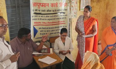 शाजापुर में अब तक बने 500 आयुष्मान कार्ड:1 नवंबर से शिविर लगाकर 70 प्लस वालों पात्र बुजुर्गों का बनाया जा रहा हेल्थ कार्ड