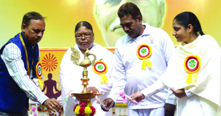 मनुष्य की बेलगाम इच्छाएं तनाव पैदा कर रही हैं-चन्द्रकला दीदी