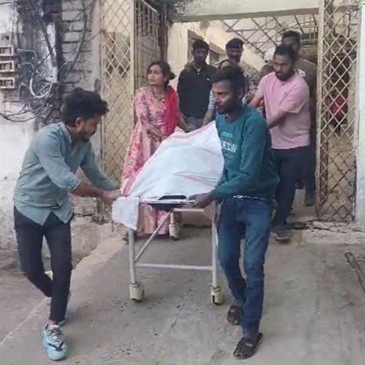 सेल्फी लेते समय आई ट्रेन, गिट्‌टी पर गिरने से मौत:बालाघाट के गर्रा रेलवे अंडरपास ब्रिज पर हादसा