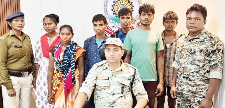 2 ईनामी महिला सहित 6 नक्सली गिरफ्तार