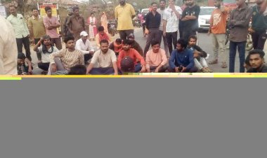 पहले अस्पताल में हंगामा, फिर आरोपियों की गिरफ्तारी की मांग पर लाश सडक़ पर रख चक्काजाम