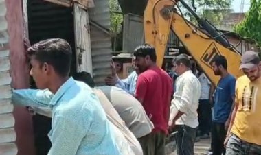 पानसेमल में 13 दुकानें हटाईं:69.79 लाख की लागत से बनेगा नया कॉम्प्लेक्स, 28 दुकानों का होगा निर्माण