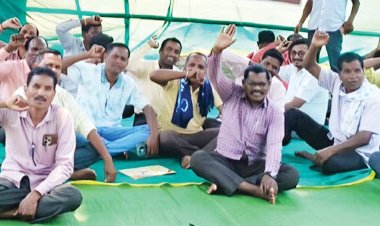 हड़ताल का 10वां दिन, नियमितीकरण की मांग पर डटे पंचायत सचिव