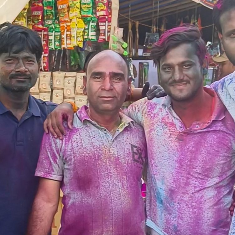 दिव्यांगों संग मुरैना कलेक्टर ने खेली होली:शहर में हर्षोल्लास और सौहार्द के साथ मनी होली; ढोल की थाप पर झूमे लोग