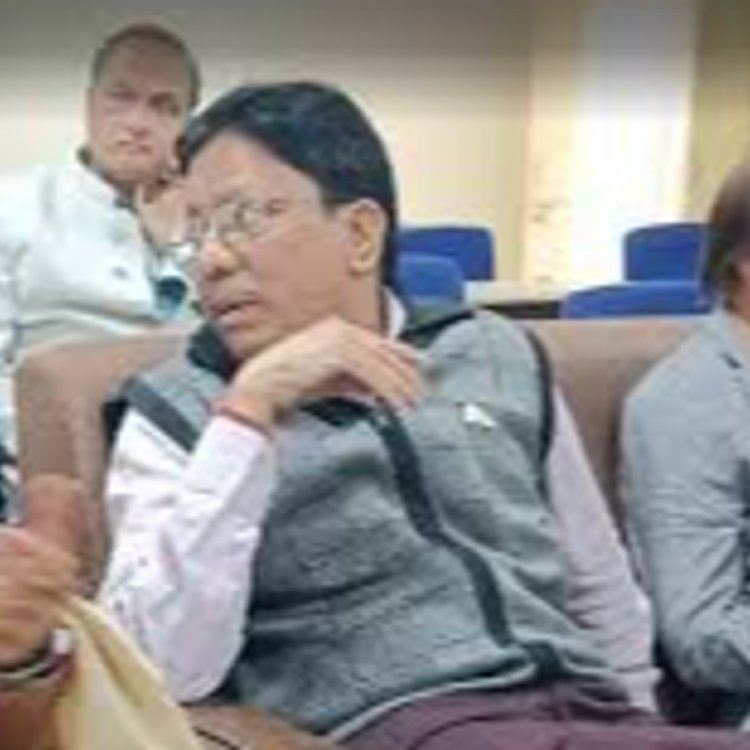 रानी दुर्गावती विवि के कुलगुरु की मुश्किलें बढ़ी:वर्मा के नियुक्ति पर हाईकोर्ट ने लिया संज्ञान; 10 साल का टीचिंग अनुभव नहीं होने का आरोप