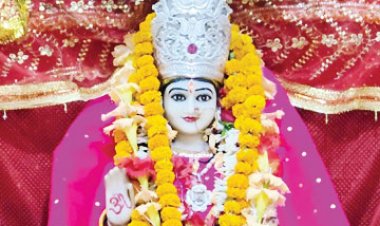 शीतला माता मंदिर में पंचमी पर स्कंदमाता की विशेष पूजा