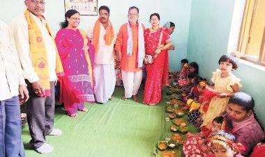 महानवमी पर माता गुड़ी में कन्या भोज व प्रसाद वितरण, विधायक लता उसेंडी भी हुईं शामिल