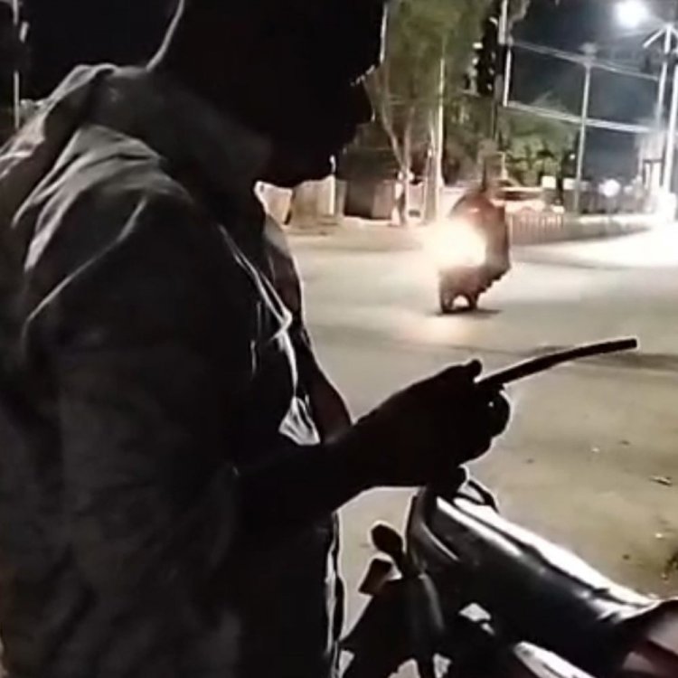 तेज रफ्तार स्कॉर्पियो ने तीन राहगीरों को मारी टक्कर:सतना के पतेरी चौराहे की घटना; चालक फरार, सीसीटीवी तलाश रही पुलिस