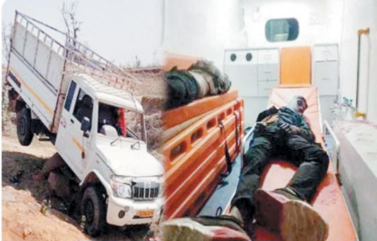 पिकअप पलटी, दो बच्चों की मौत, दो दर्जन घायल