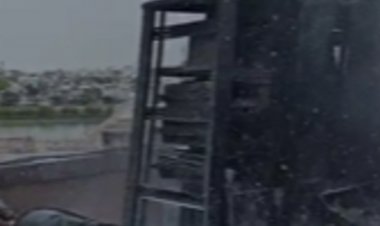 महाकाल मंदिर की छत में आग की सूचना:सोलर पैनल के कंट्रोल और बैटरी में आग से लाखों का नुकसान