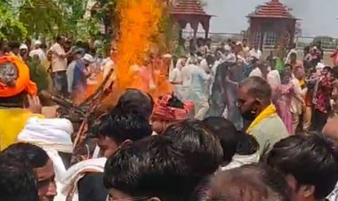 संत माखनदास महाराज का हुआ अंतिम संस्कार:मनीराम का पुरा में हजारों भक्तों की मौजूदगी में संतों ने दी मुखाग्नि