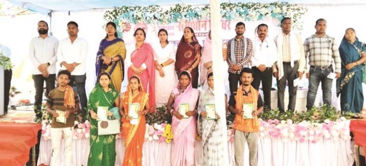 पानाबरस कलस्टर में 32 सौ, आमाटोला में साढ़े 24 सौ आवेदनों का समाधान