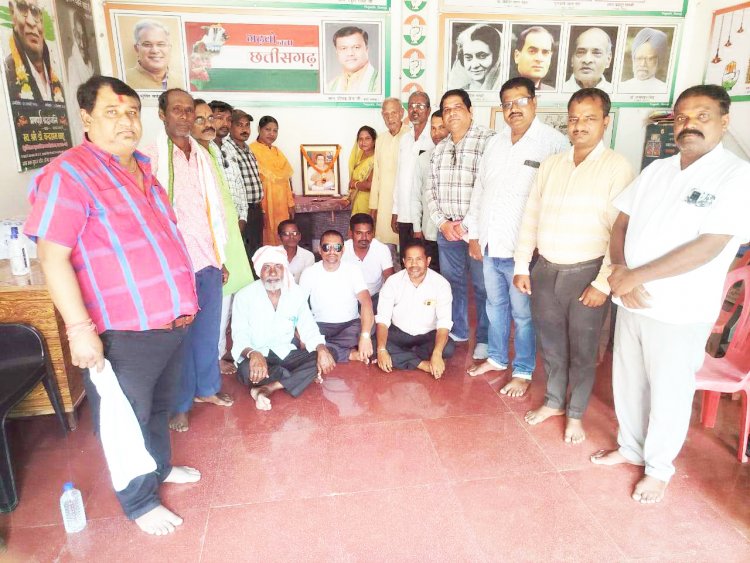 पुण्यतिथि पर कांग्रेसियों ने राजीव गांधी को किया याद