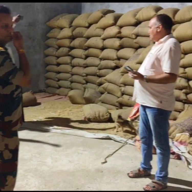 दतिया में पीडीएस घोटाला:आटा मिल से 80 क्विंटल चावल और गेहूं जब्त, प्रशासन ने दो मिलों पर मारा छापा