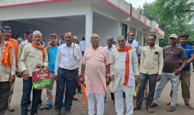 ग्रामीणों बोले– पीढ़ियों से रह रहे, अब कहां जाए:सिगनपुरी में 20 साल से रह रहे 45 परिवारों को जमीन खाली करने का आदेश