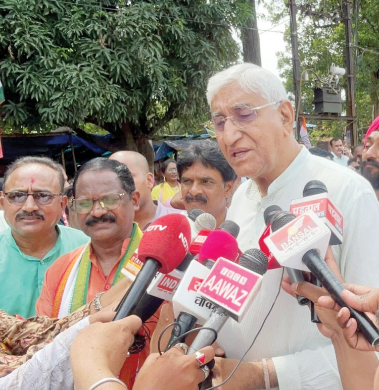 कांग्रेस ने 2 घंटे तक चक्काजाम कर किया प्रदर्शन