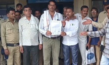 कोटवारों को नहीं मिल रहा एक लाख का अनुदान:कोटवार संघ ने शाजापुर कलेक्टर को सौंपा ज्ञापन; मानदेय बढ़ाने की मांग