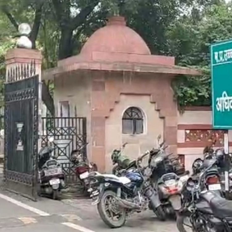 हत्या के प्रयास के आरोपियों को सात साल की कैद:दो सगे भाइयों ने टशन में पड़ोसी बाप-बेटे को मारी थी गोलियां,22 माह बाद कोर्ट ने सुनाई सजा