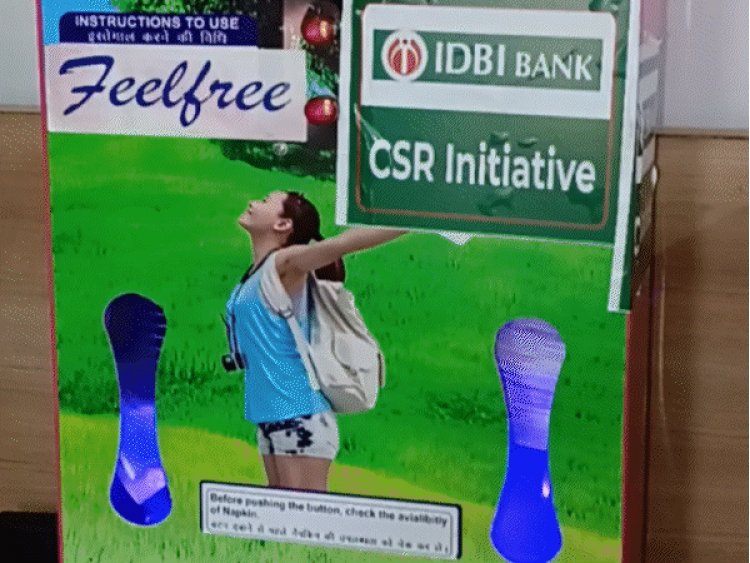 स्कूल में लगाई सेनेटरी पैड वेंडिंग मशीन खराब:देखरेख न होने से चूहों ने काटे तार,सीएसआर फंड से लगाईं नगर निगम ने