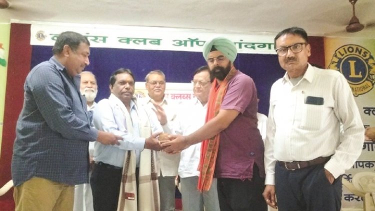 हिन्दी दिवस भाषाई पर्व नहीं भावनात्मक उत्सव है - दीपक