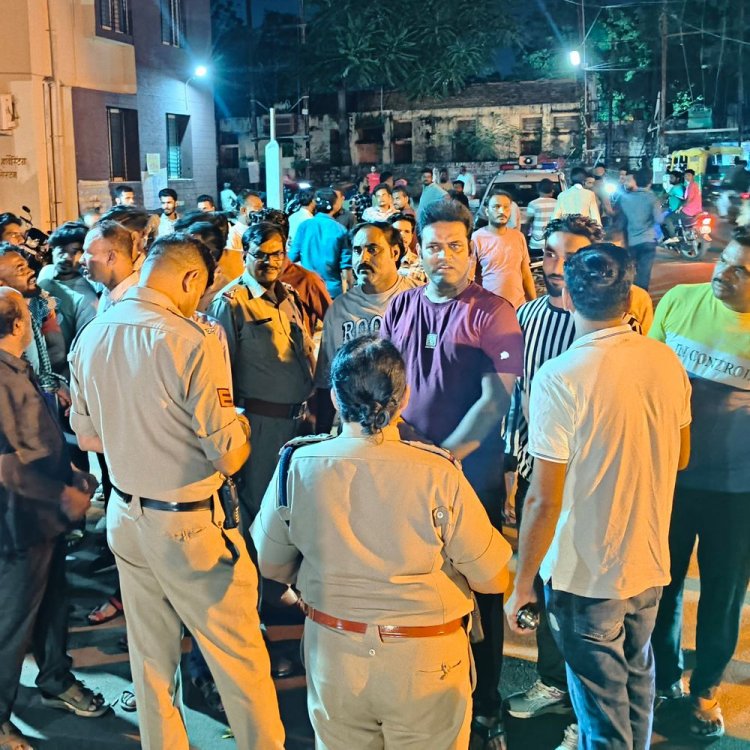 दो पक्षों में लाठी-डंडों से मारपीट, 9 लोग घायल:नीमच के बघाना में अवैध नशे की शिकायत पर झगड़ा; जिला अस्पताल में भी भिड़ंत