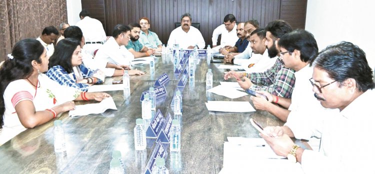 महापौर परिषद की बैठक, विभिन्न कार्यों को दी मंजूरी