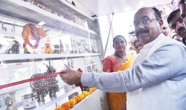 बस्तर के उत्पादों को ‘आमचो बस्तर हॉट कियोस्क’ से मिली नई उड़ान