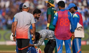 रांची के बाद रायपुर में भी सुरक्षा चूक, मैच के दौरान विराट कोहली के पास पहुंचा फैन