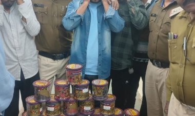 उज्जैन में चाइनीज मांझे पर पुलिस की सख्ती:30 हजार की 47 रील जब्त कर पुलिस ने आरोपियों का निकाला जुलूस, उठक-बैठक लगवाई