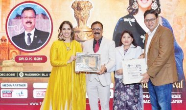 डॉ. डीके सोनी को साइना नेहवाल के हाथों आरटीआई व पीआईएल एक्टिविस्ट अवार्ड