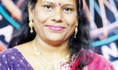 बच्चों को पढ़ाते-पढ़ाते रचा इतिहास, केबीसी की हॉट सीट तक पहुंचीं सरगुजा की शिक्षिका विभा चौबे